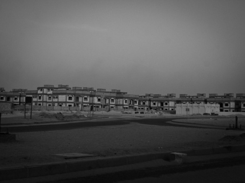 Cidade em construção perto de Camp Doha    ©2013